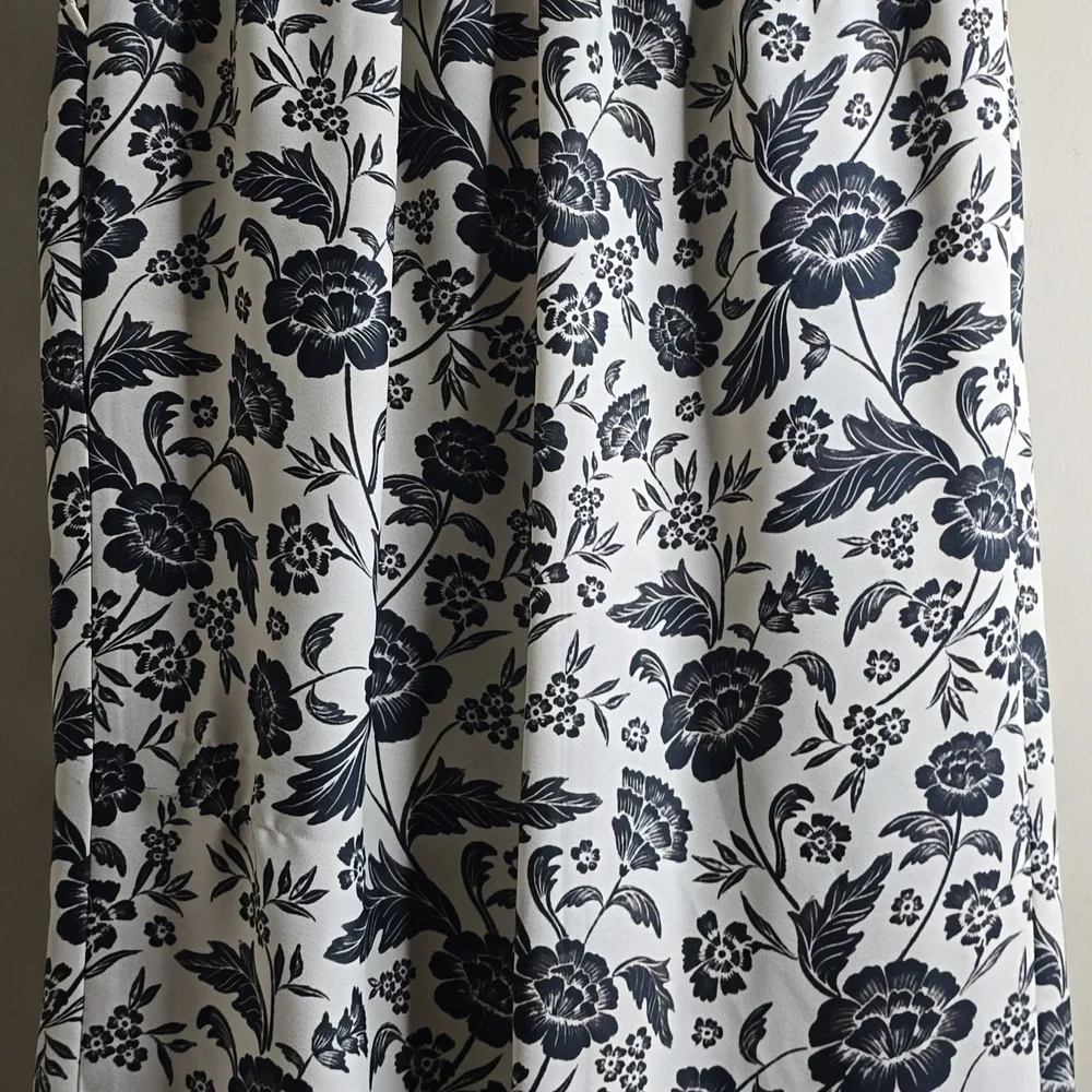 Alex Marie Amara Satin Crepe Black Floral Print High Waist Flat Front Pant Small - Picture 10 of 12